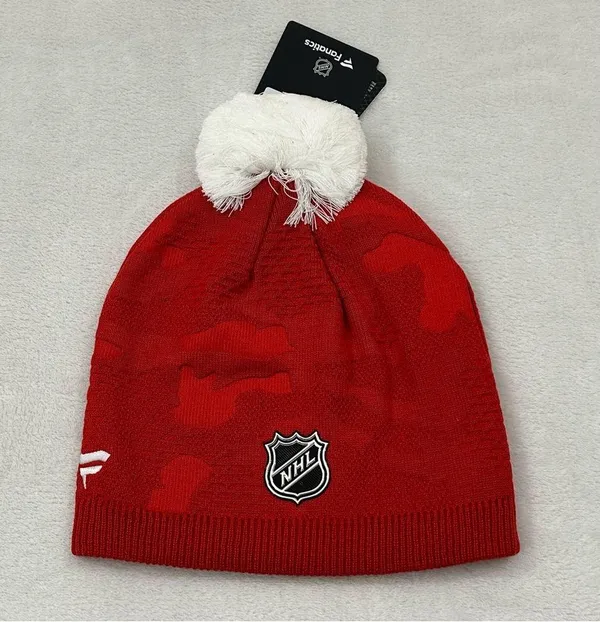 Detroit Red Wings NHL Fanatics Red Authentic Pro Team Locker Room Pom Beanie - Image 5