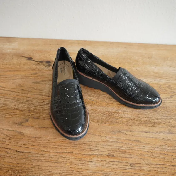 Clarks Collection Women's 8 Black‎ Croc Embossed Patent Leather Wedge Loafers - Image 2