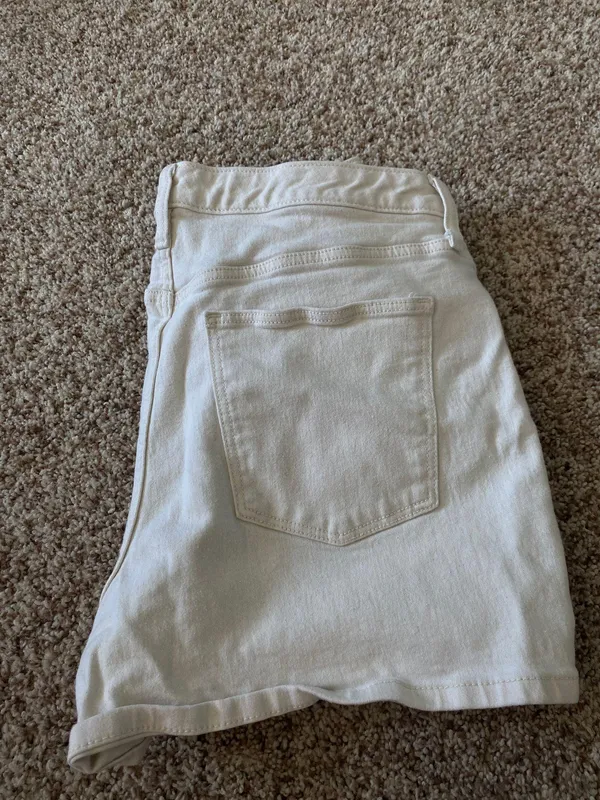 Universal Thread Shorts - Image 3