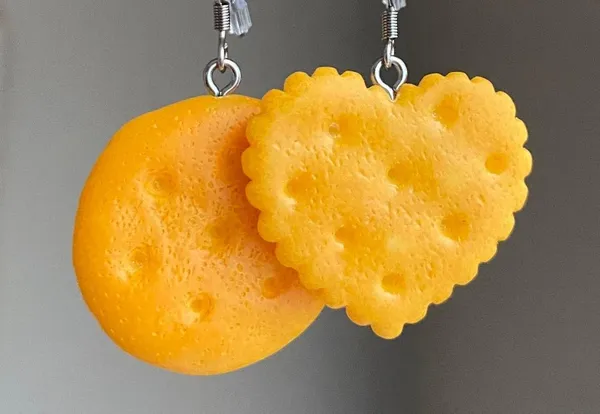 Handmade Kawaii harajuku y2k style biscuit earrings🩷 - Image 2