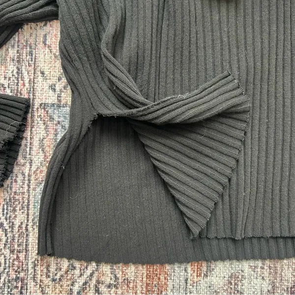 Project Social T NWT Getaway Notch Neck Sweater Ribbed Pullover Black Size Small - Image 10