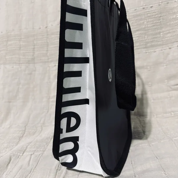 Lululemon Athletica Reusable Monochrome Tote‎ - Image 11