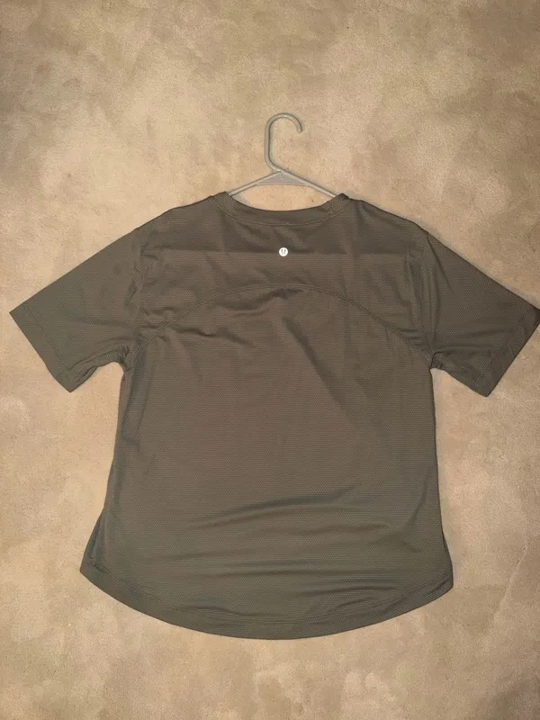 Lululemon Army Green Textured Tee Size 8 - Image 2