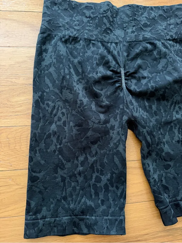 Gymshark Adapt Animal Seamless Cycling Bike Shorts 9” Inseam Women’s Size L - Image 9
