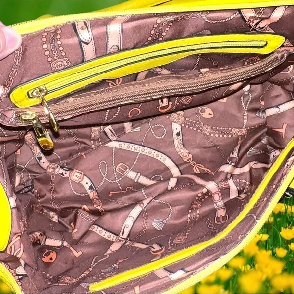 Beautiful yellow satchel purse with shoulder straps!! - Image 8