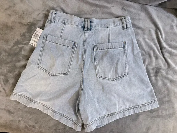 Habitual Braid Embroidery Light Wash Denim Shorts NWT - Image 4