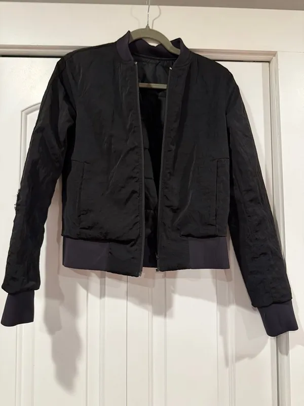 Lululemon Non-Stop Bomber‎ *Reversible
Black (Second Release) size 4 - Image 6