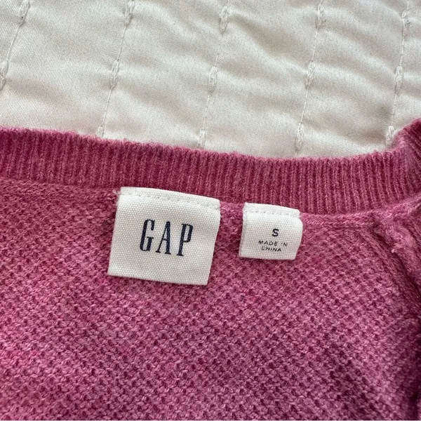 GAP Women's Pink V-Neck knit Sweatshirt - Image 6