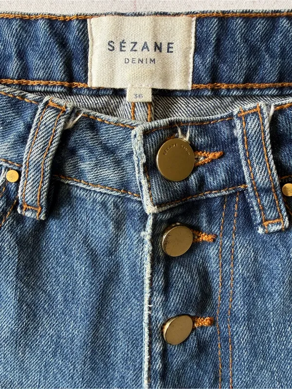 Sézane Indigo Button-Front Distressed Denim Shorts - Image 3