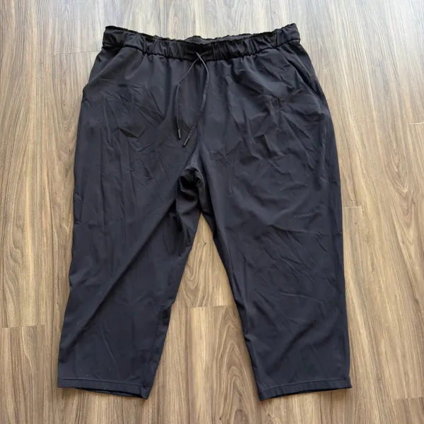 Lululemon Keep It Moving Cropped Pants - Image 2