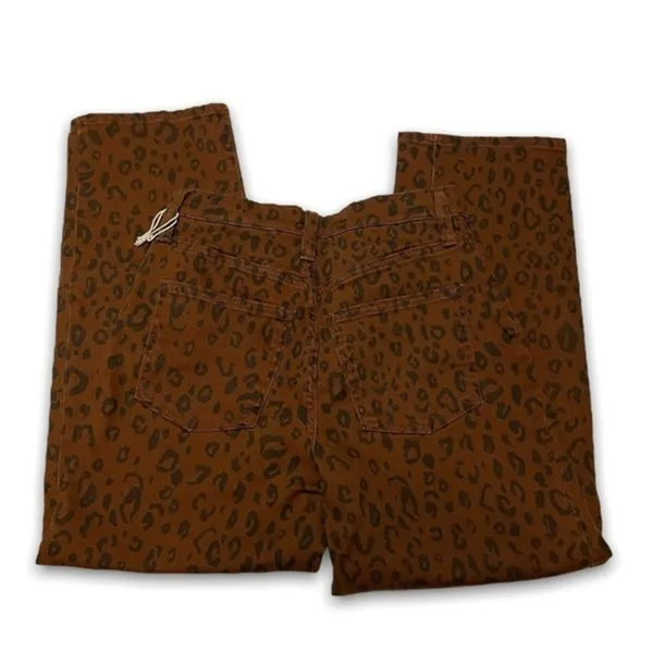 Universal Threads NWOT Brown Black Leopard Animal Print Straight Leg Jeans Ankle High Rise New - Image 4