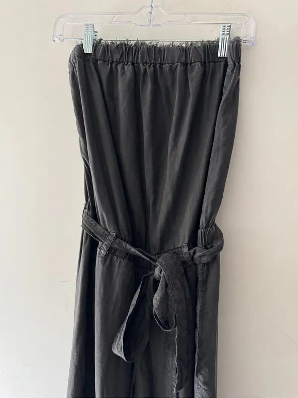 Cloth & Stone Anthropologie Charcoal Gray Sleeveless Fray Hem Belt Tie Jumpsuit‎ - Image 2