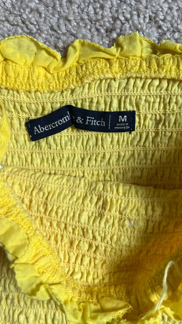 Abercrombie & Fitch - Image 3