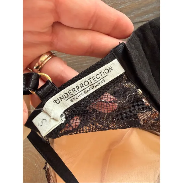 Anthropologie NWT Under Projection Black/ Nude Lace Bra Size‎ Small - Image 4