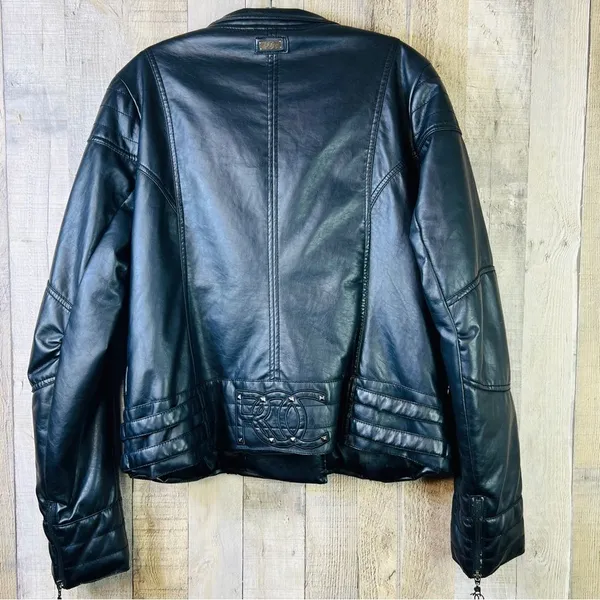 Vintage Rocawear XL Black Buttery Soft Faux Leather W/ROC Zipper Pulls & pockets - Image 2