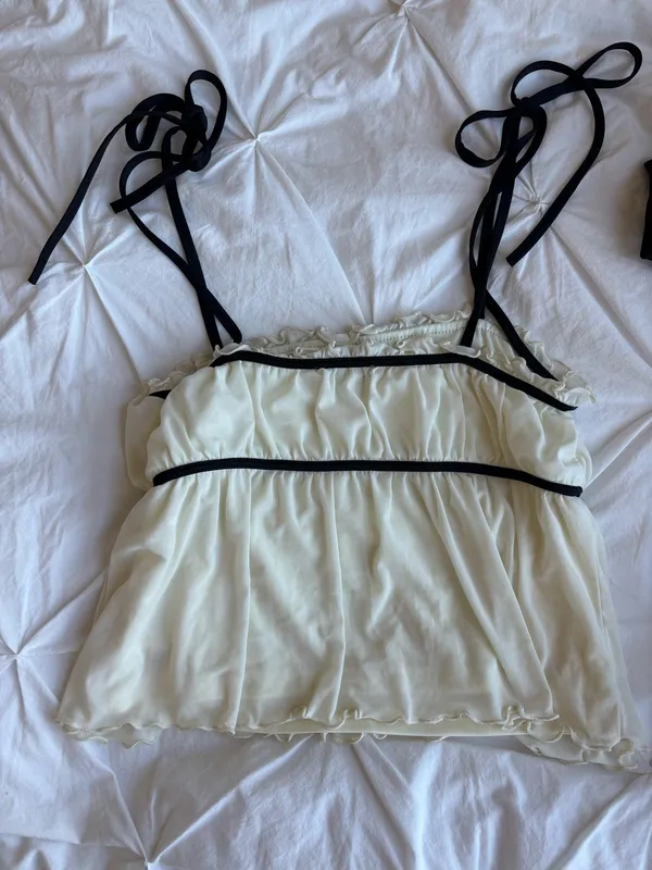 Coquette White Boutique Bow Top with adjustable straps Size L - Image 2