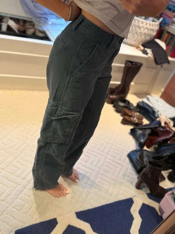 TNA Aritzia Cargo Pants Size 0 Charcoal Gray NWOT - Image 2