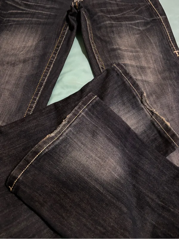 Cowgirl Tuff Dark Wash Black Denim Jeans w/Contrast Stitching size 28w/35L - Image 2