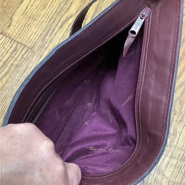 Vintage Etienne Aigner shoulder bag. Burgundy - Image 9