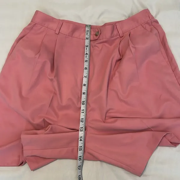 Izod Womens size 14 pink pleated shorts side and back pockets belt loops EUC - Image 10