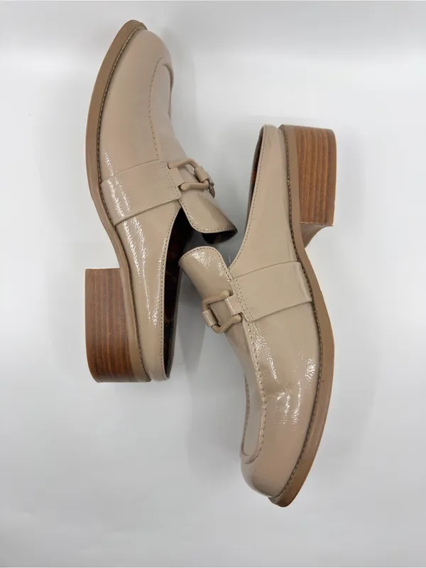 These Korks Laporte patent loafers feature a square toe and a block heel. SZ 10 - Image 7