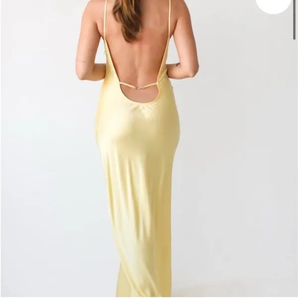 NWT Rumored Mirielle Maxi Dress Banana Yellow Open Back Formal Wedding Size XL - Image 2