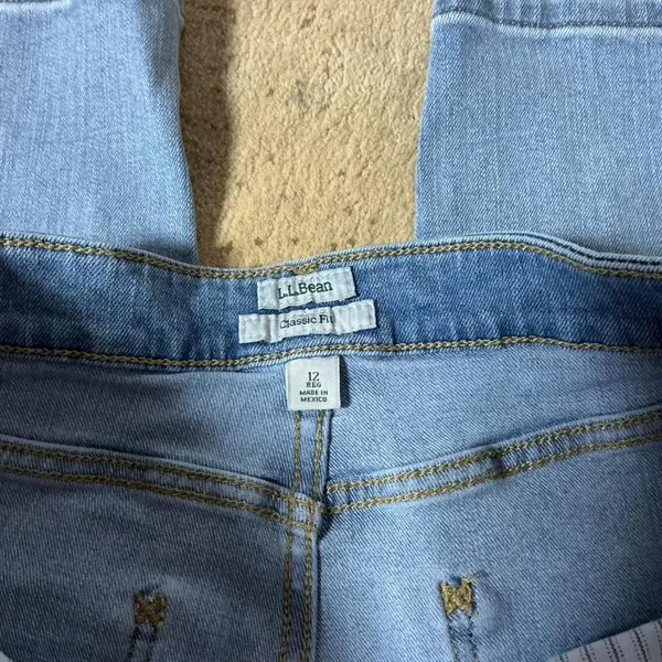 LL Bean Classic Fit High Rise Light Wash Straight Leg Jeans Womens 12 Reg 518710 - Image 3