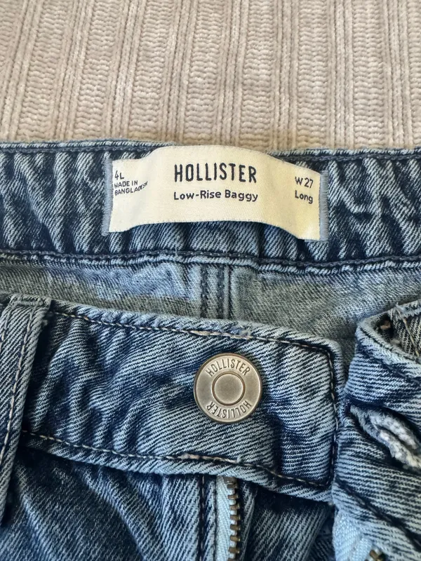 Hollister Low-Rise Baggy Jeans dark wash size waist 27 and long fitted - Image 4