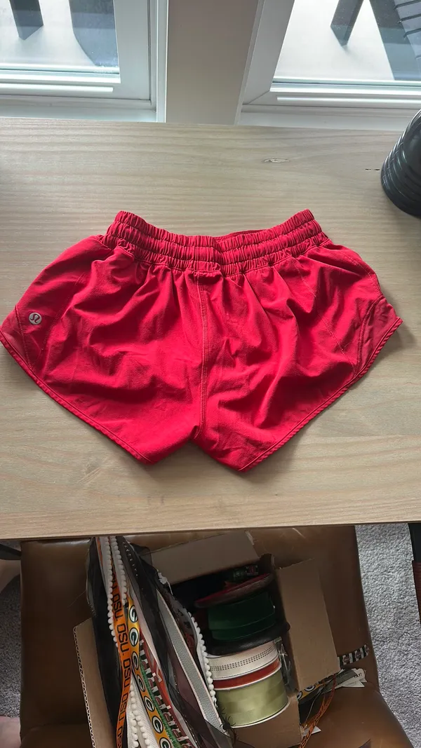 Lululemon Hotty Hot Low-Rise 2.5" - Image 4