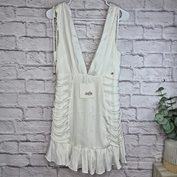 ​NWT Selfie Leslie Come Alive String Detail Deep V-Neck Mini Dress White M AU 10 - Image 3