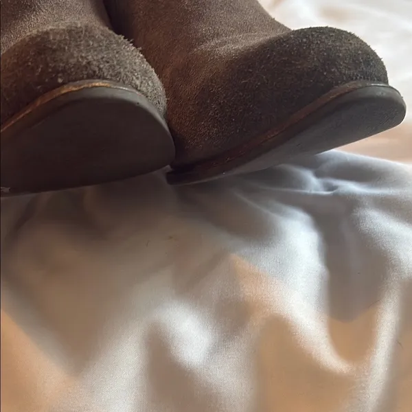 UGG Brown leather/suede Ankle Booties with Chunky Heel - Image 7