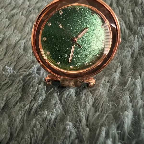Unisex Green Leather Band Watch with a hint of Sparkle - Image 5