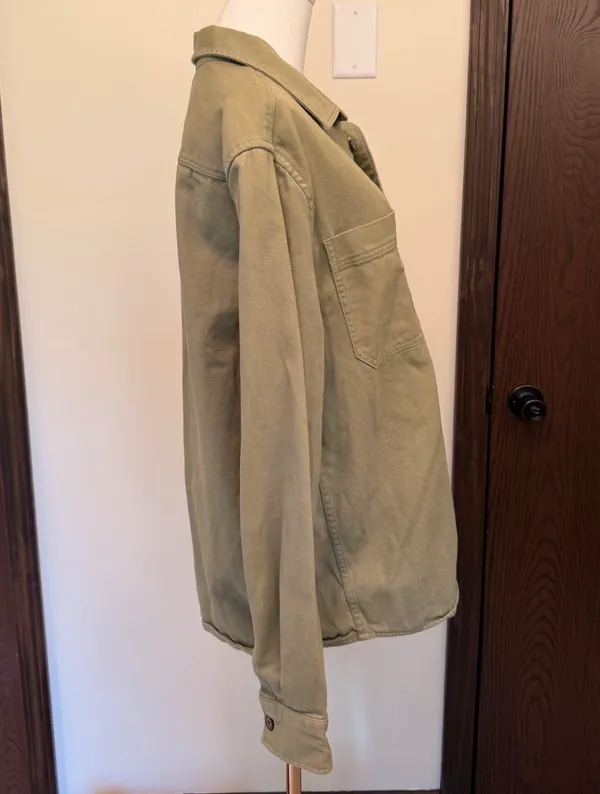 H&M green utility jacket slightly fitted chest pockets - Image 3