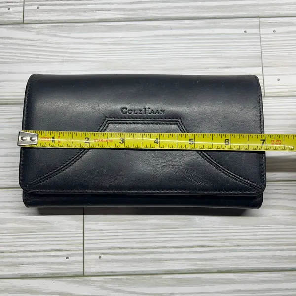 Cole‎ Haan Women's Black Leather Envelop Wallet - Image 9