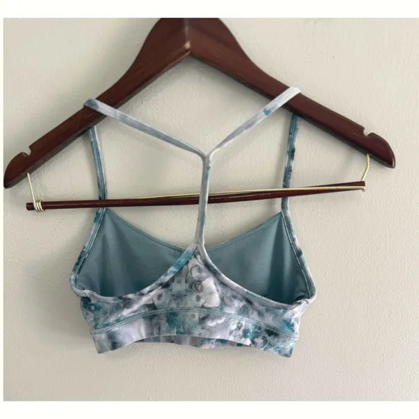 Lululemon Flow Y Bra Nulu Light Support A/C Cup Kaleidofloral Multi Size 4 - Image 4