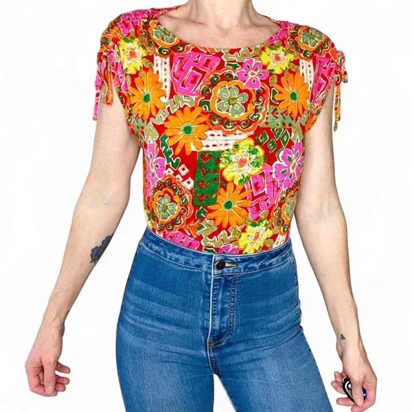Nicole Miller Colorful Floral Abstract Linen Casual T-Shirt - Image 2