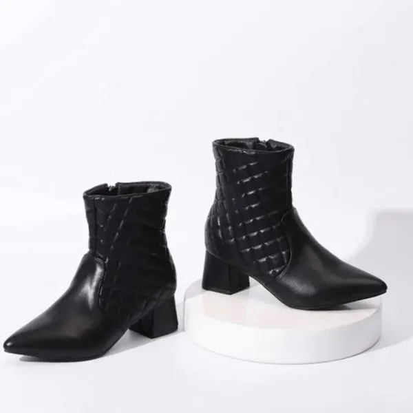 Trary quilted pointed toe ankle boot NEW Size 9 Black - Image 4