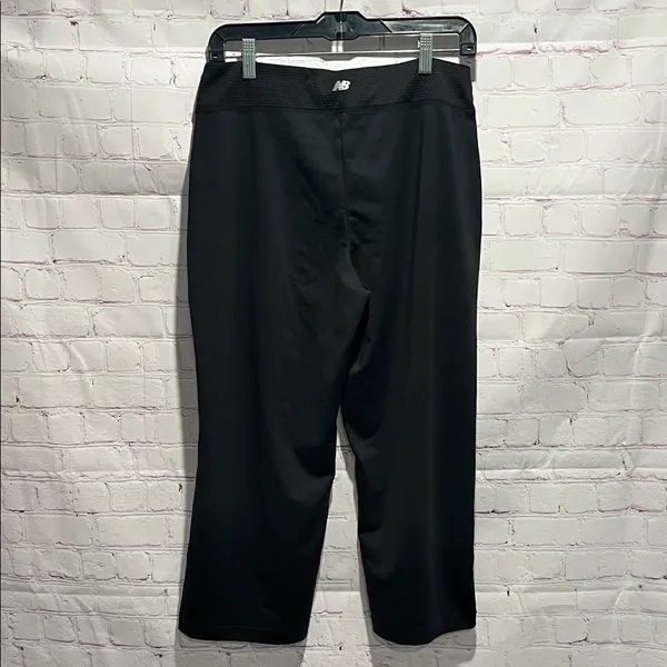 New Balance Black Wide Leg Cropped‎ Ankle Performance Pants Woman’s Size Medium - Image 2