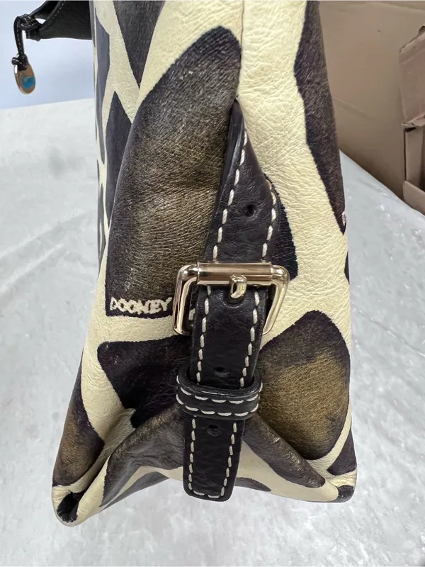 Dooney & Bourke Giraffe-Print Leather Shoulder Bag Brown & Cream strap missing - Image 9