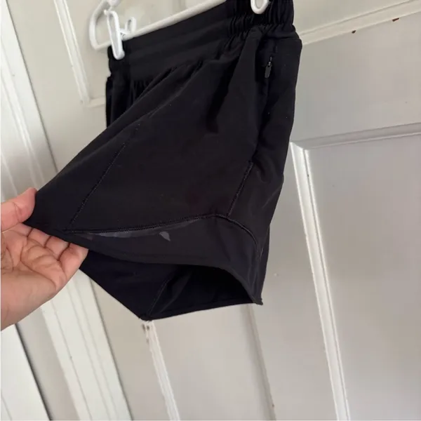 Lululemon On‎ The Fly black shorts size 4 Tall - Image 5