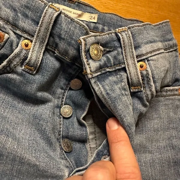 Levi’s wedgie skinny button fly raw hem jeans 24 - Image 3
