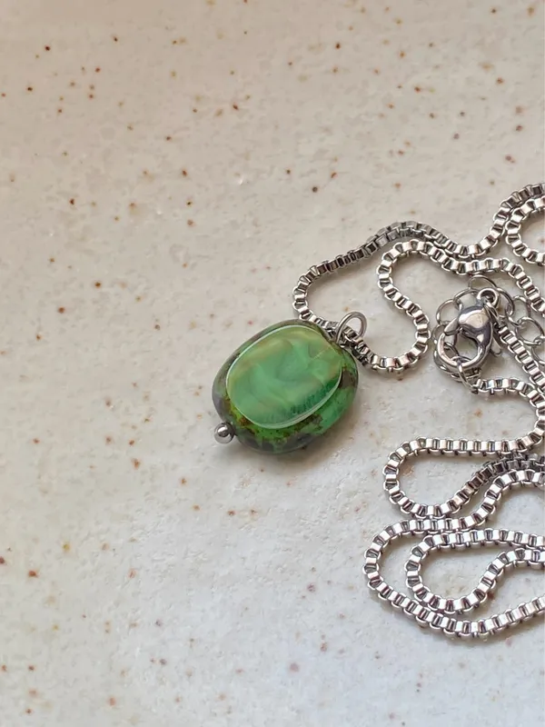 Handmade stainless steel chain & green Picasso Czech glass bead chic vintage retro style simple necklace💚 - Image 5