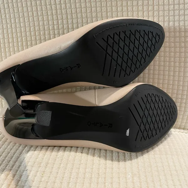 Rialto Elegant Nude Heels - Image 4