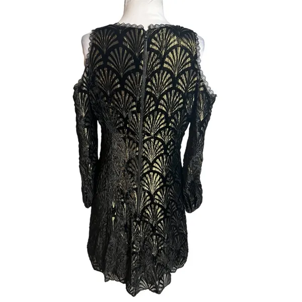Alice + Olivia Aria Metallic cold shoulder‎ mini dress Sz 6 - Image 9