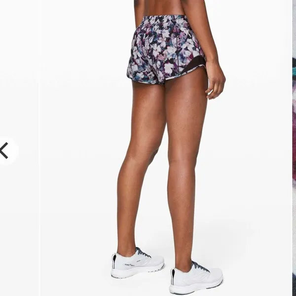 Lululemon Hotty Hot Short II *2.5"
Utopia Multi / Deep Phantom - Image 5