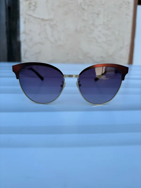Gucci GG0074S Cat eye sunglasses gold metal frame purple gradient lenses - Image 5