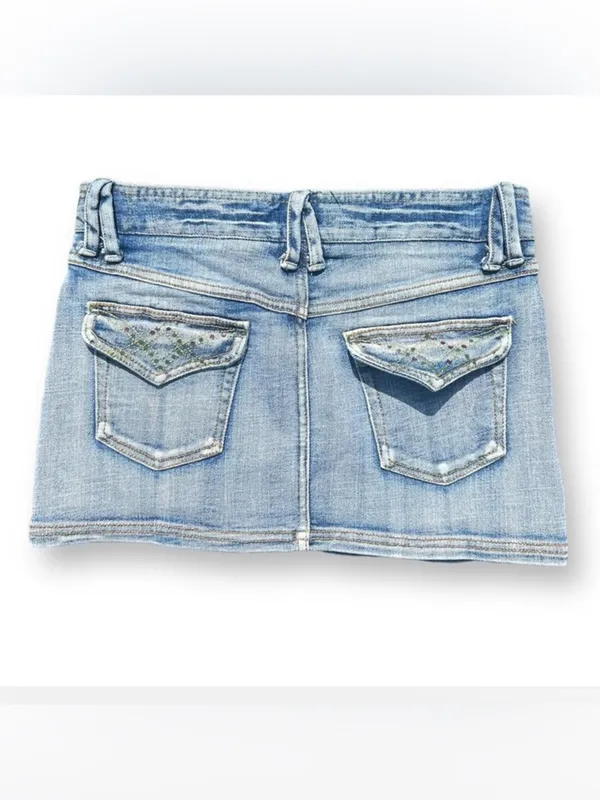 🌸MY2K Mudd Blue Denim Mini Skirt Embroidered Beaded Pockets Button Size S - Image 2