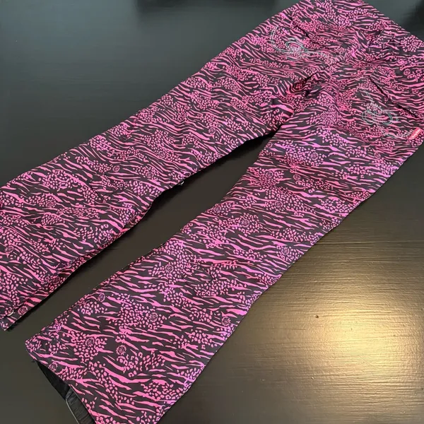 Betty rides Pink and‎ Black snowboarding, ski Pants size extra small women’s - Image 8