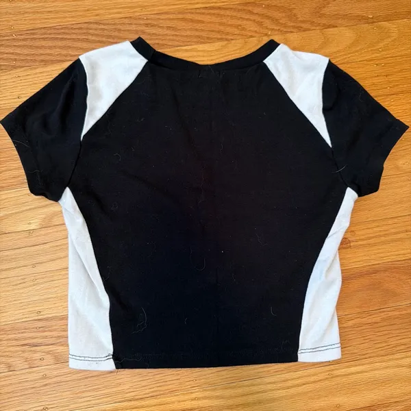 Garage Baby Tee Cropped - Image 4