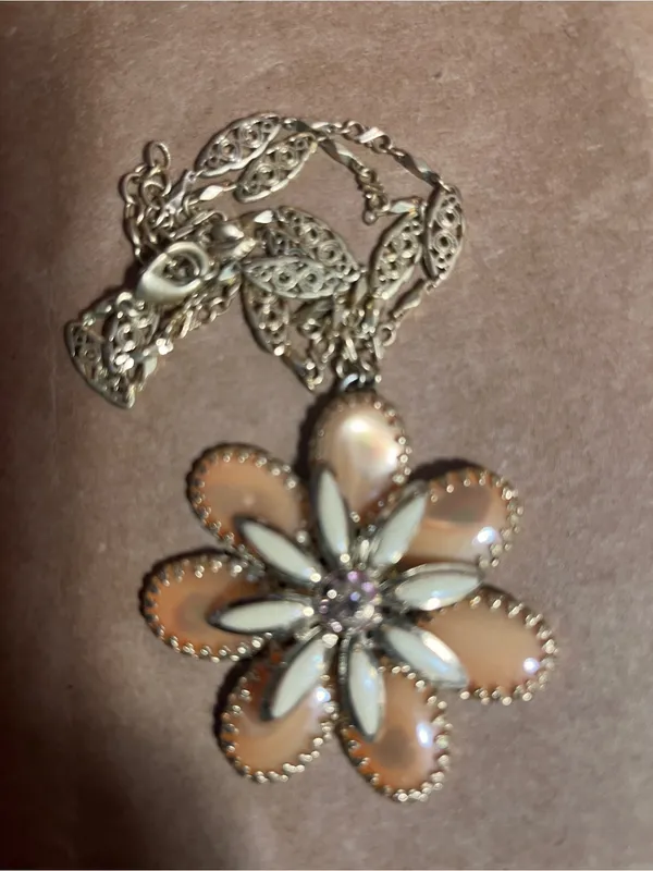 Elegant Peach Flower Pendant Necklace - Women Jewelry - Image 2